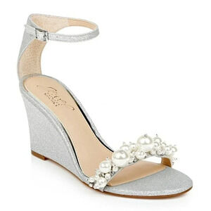 Jewel Badgley Mischka Laurence Women's Silver Wedge Heel Size 8 M (MSRP $119)